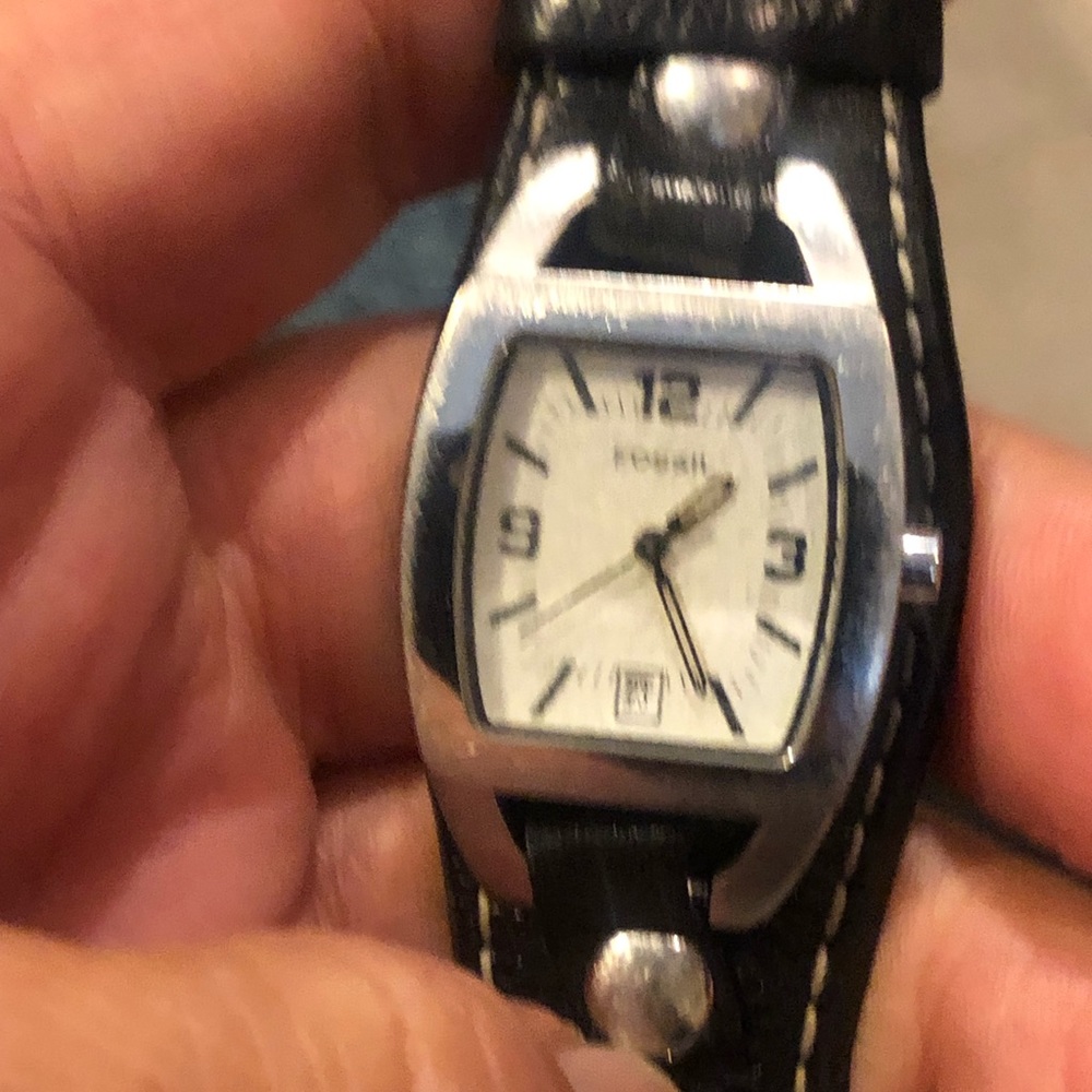 Fossil Watch Good Working Condition - image 3